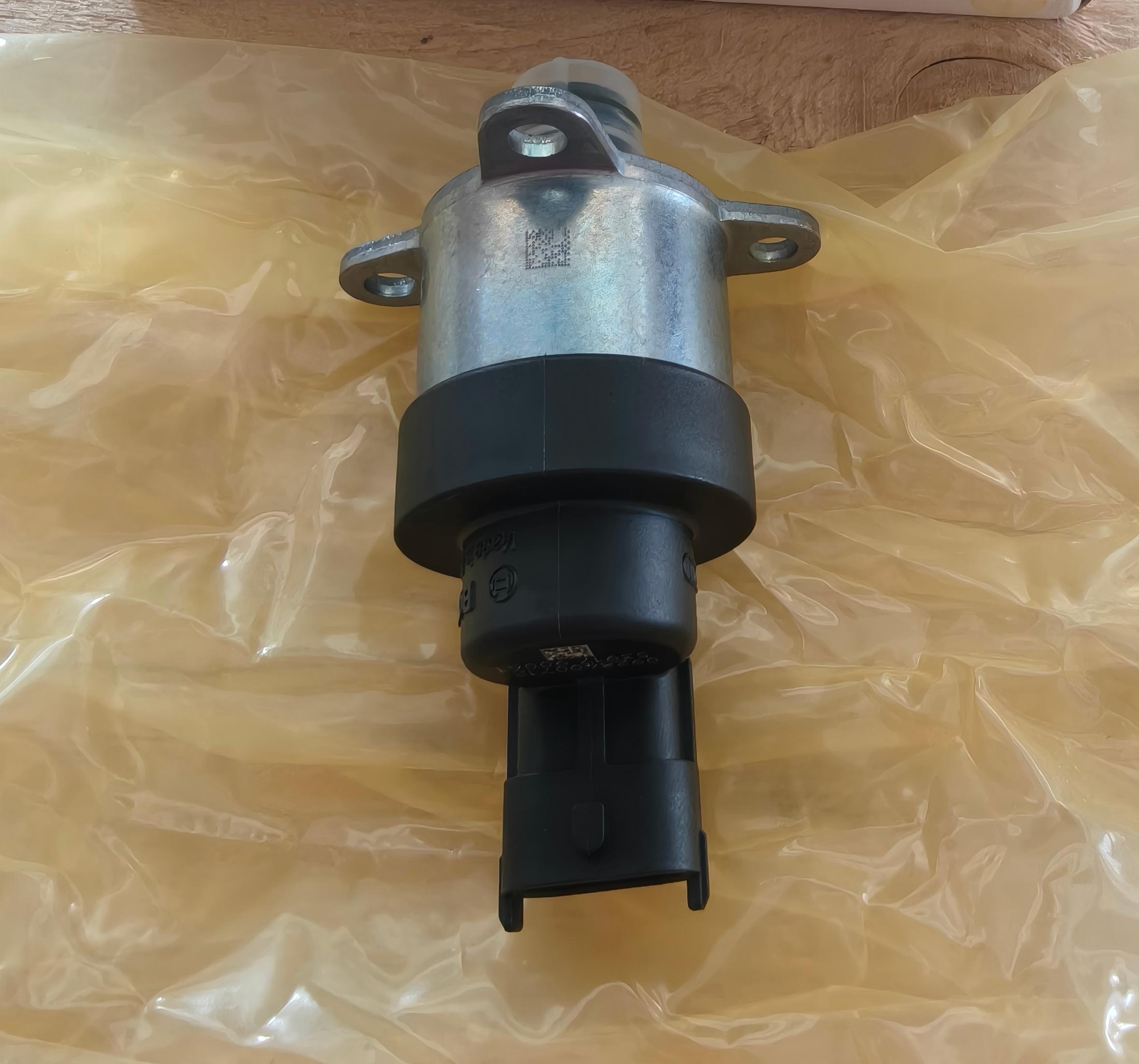 Cummins 5257595F Fuel Metering Valve  Genuine Cummins Engine Spare Parts